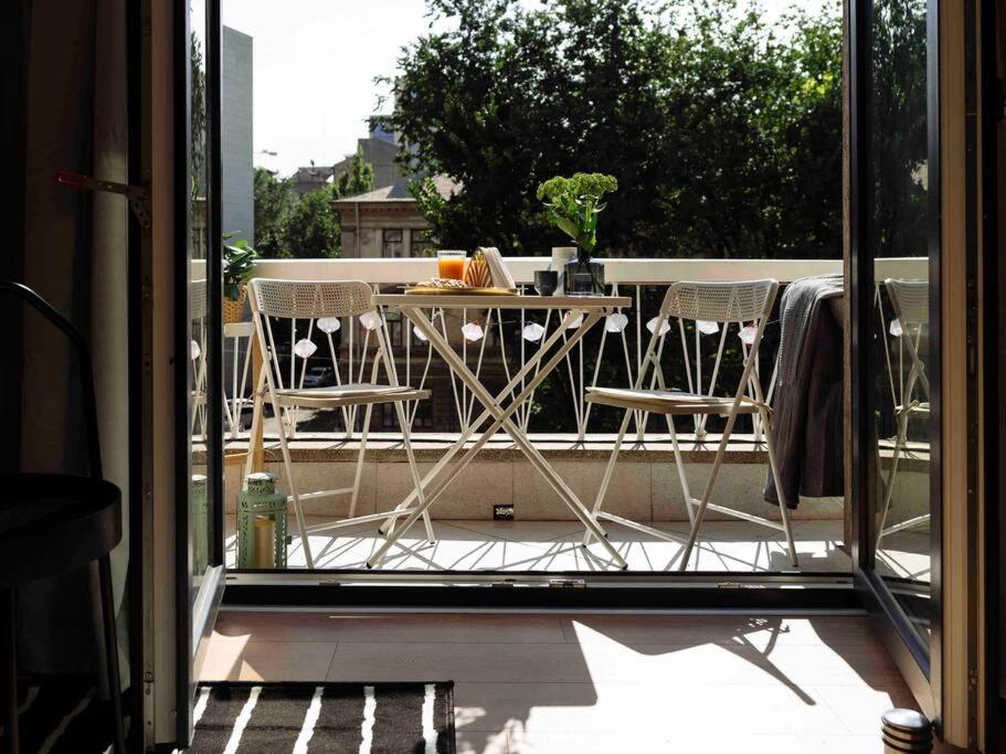 Bright 2Br Apartment - Top Location - City Balcony Boekarest Buitenkant foto