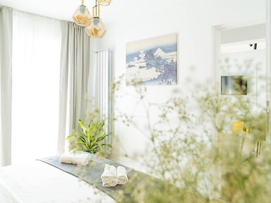 Bright 2Br Apartment - Top Location - City Balcony Boekarest Buitenkant foto