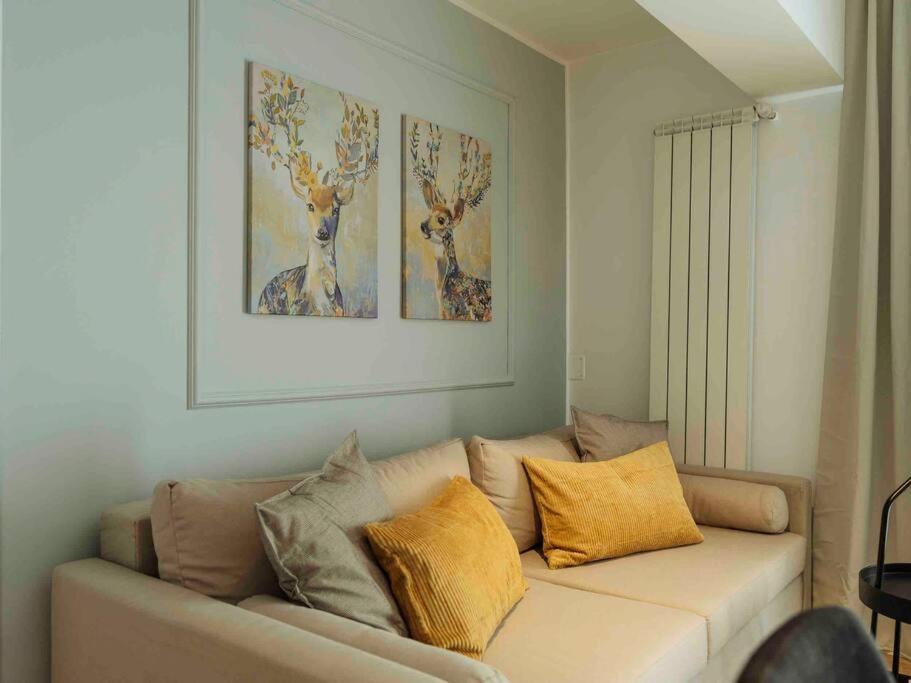 Bright 2Br Apartment - Top Location - City Balcony Boekarest Buitenkant foto