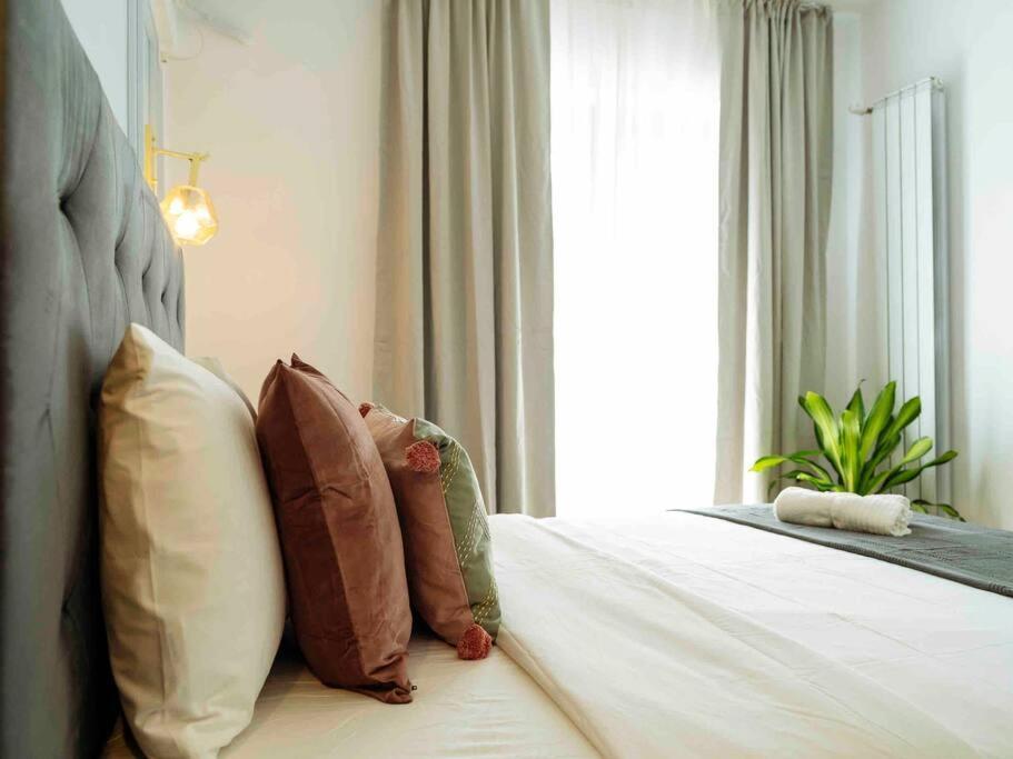 Bright 2Br Apartment - Top Location - City Balcony Boekarest Buitenkant foto