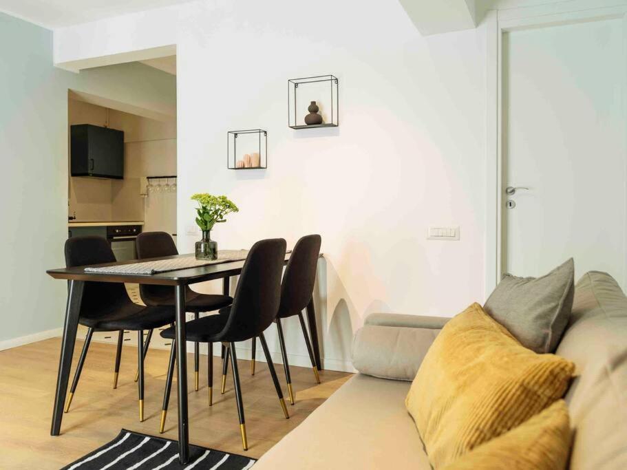 Bright 2Br Apartment - Top Location - City Balcony Boekarest Buitenkant foto