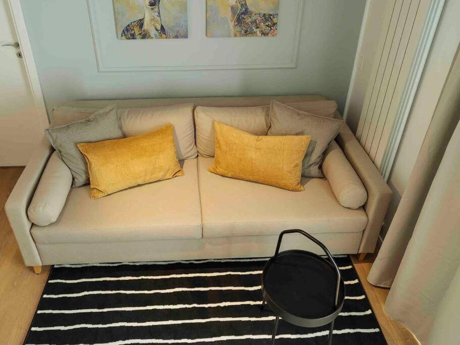 Bright 2Br Apartment - Top Location - City Balcony Boekarest Buitenkant foto